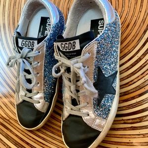 (SIZE 7) GOLDEN GOOSE NAVY/SILVER SNEAKER (37)